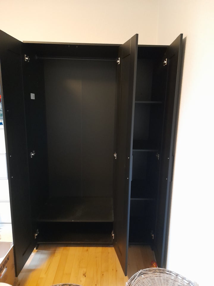 Klædeskab, Ikea, b: 117 d: 50 h: 190