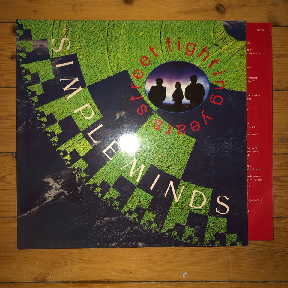 LP, Simple Minds, Street fighting