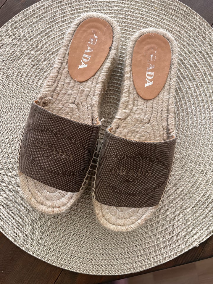 Sandaler, str. 36, Prada