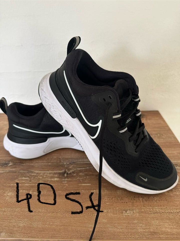 Fritidssko, Nike, str. 40,5