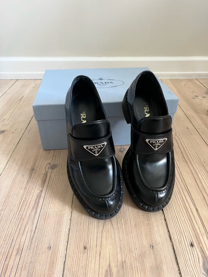 Loafers, str. 36, Prada