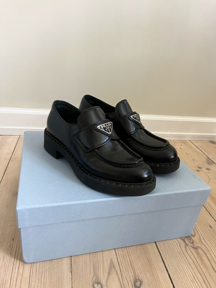 Loafers, str. 36, Prada