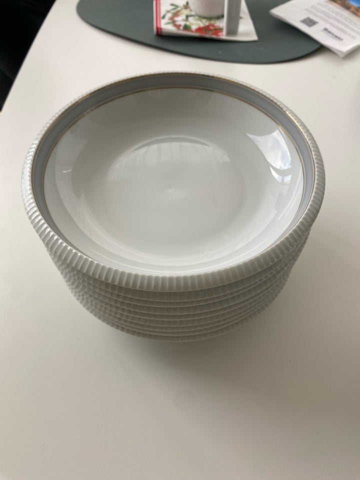 Porcelæn, Dybe  flade tallerkener