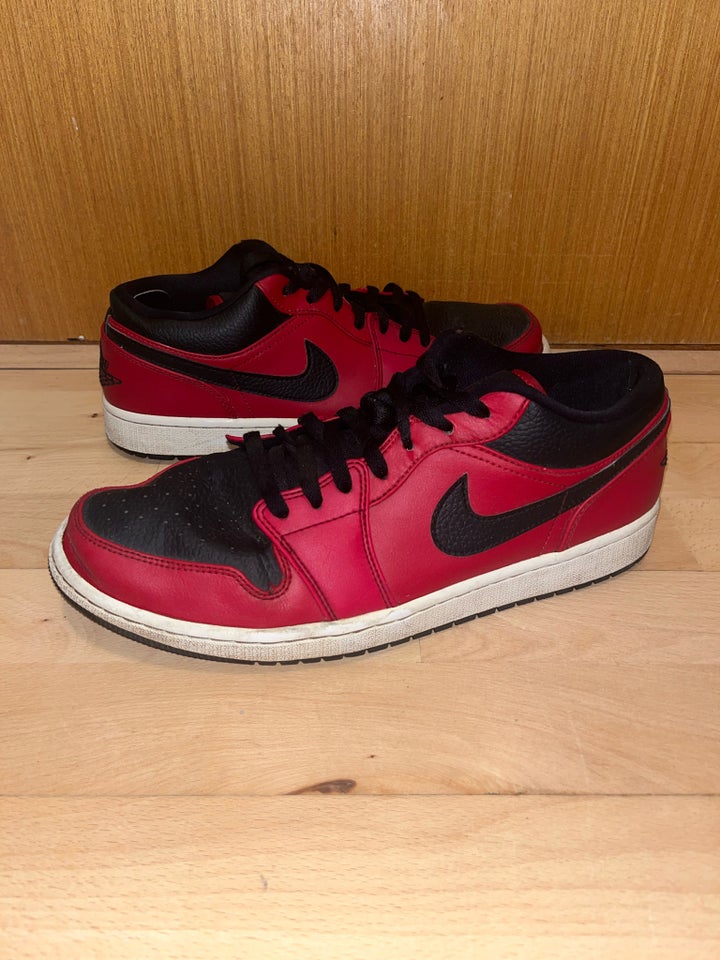 Sneakers, Nike Jordan 1, str. 47