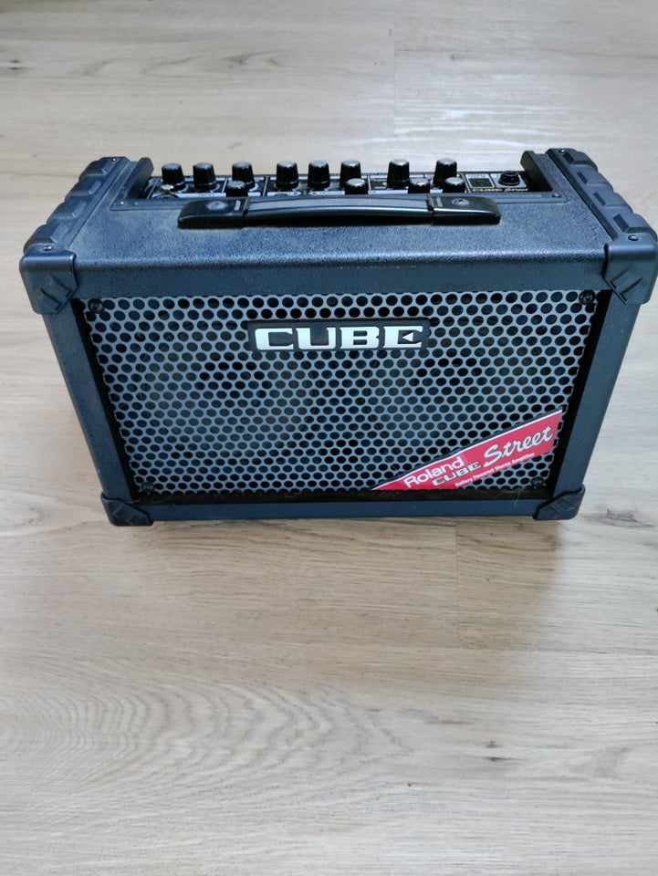 Guitaranlæg, Roland Cube Street -