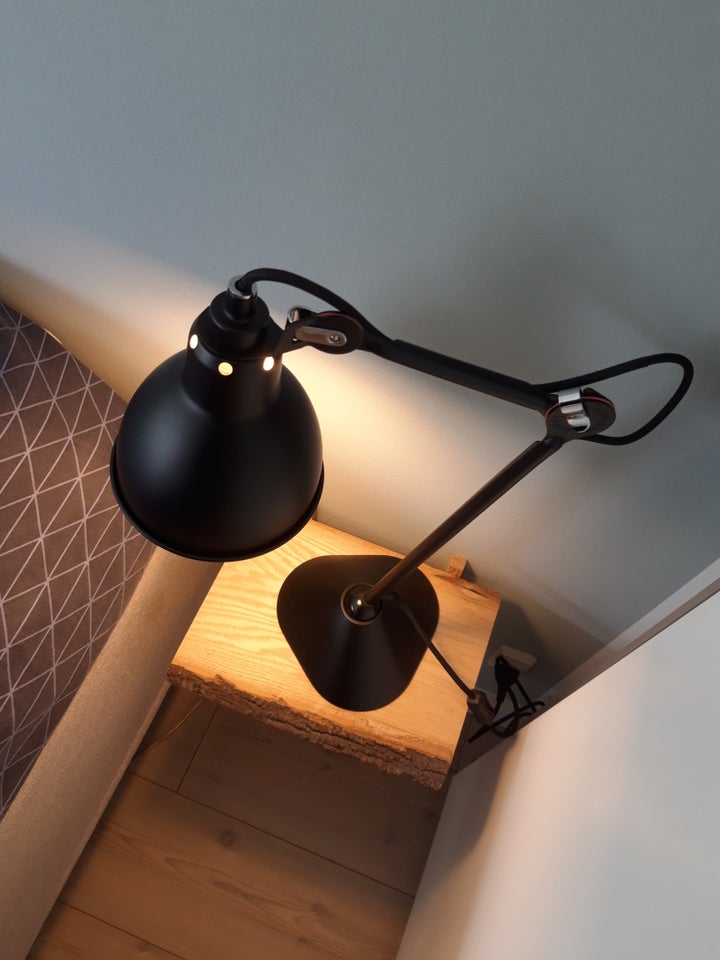 Anden arkitekt N205 bordlampe