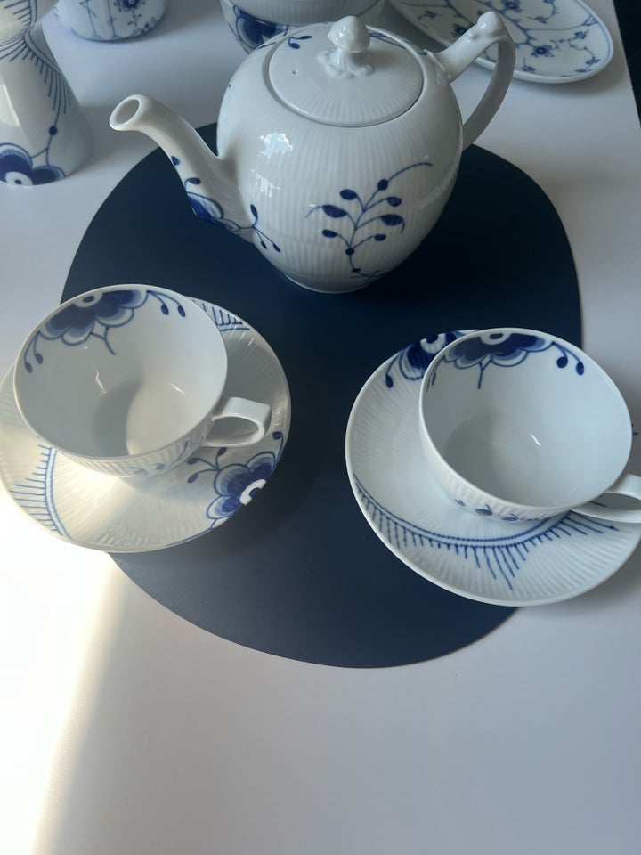 Porcelæn Tekande og et sæt te kop
