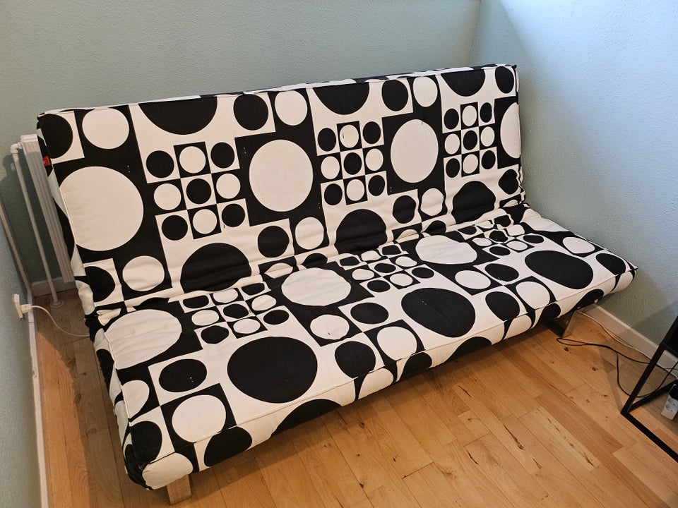 Futon, b: 140 l: 200 h: 40