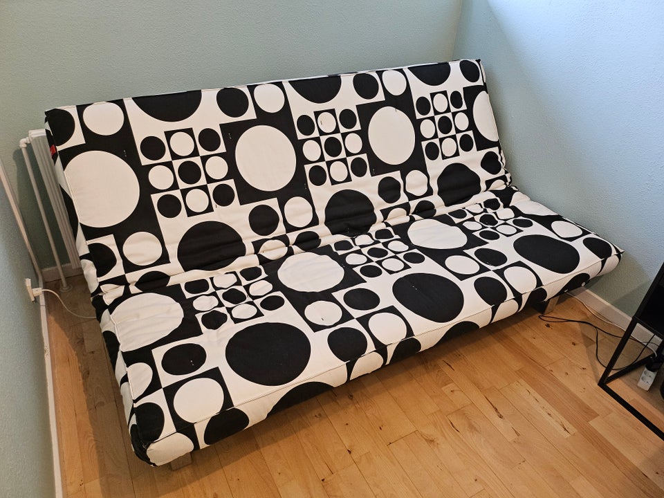 Futon, b: 140 l: 200 h: 40