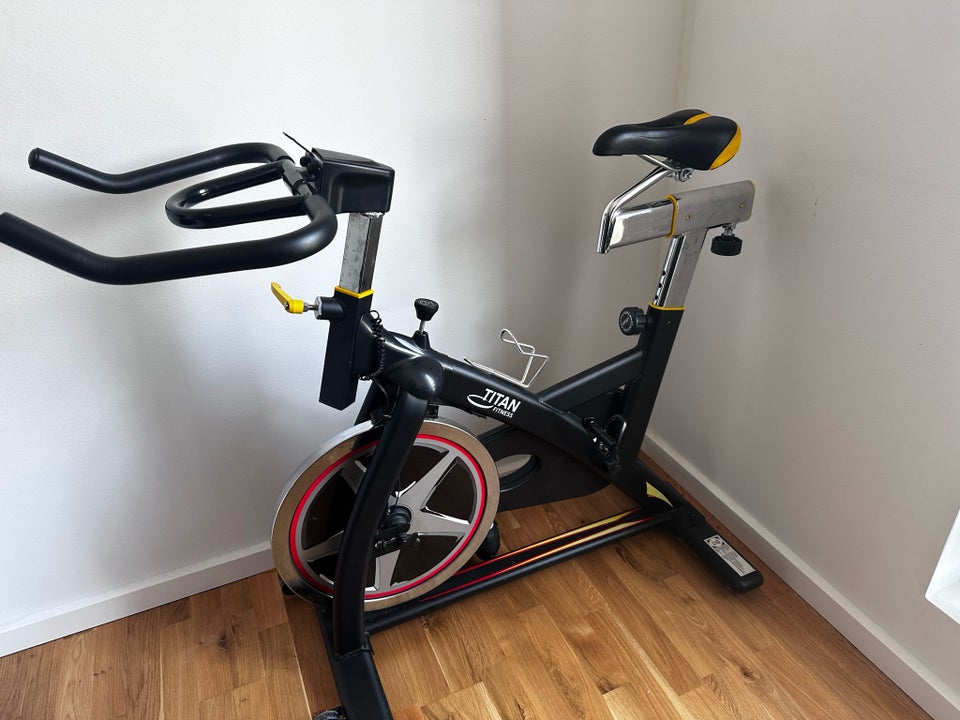 Motionscykel, Titan fitness