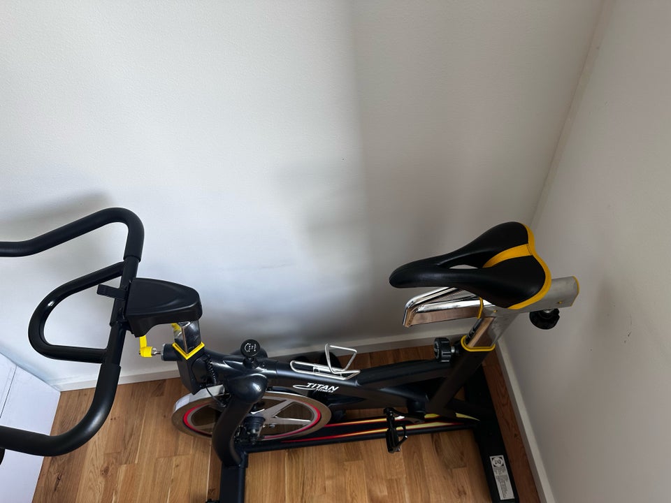 Motionscykel, Titan fitness