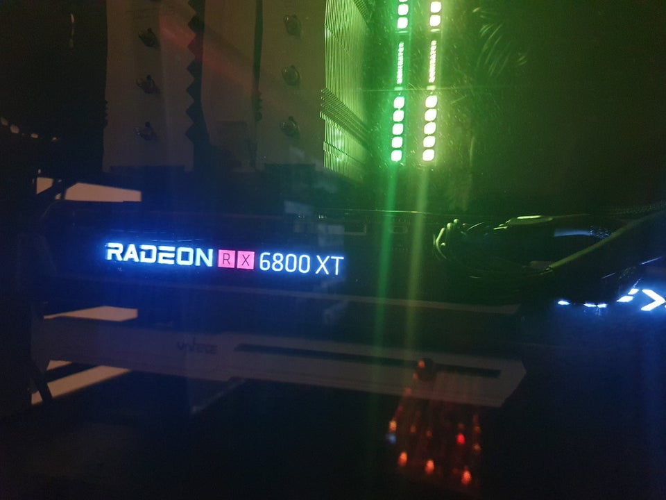 RX 6800 XT XFX 16 GB RAM Perfekt