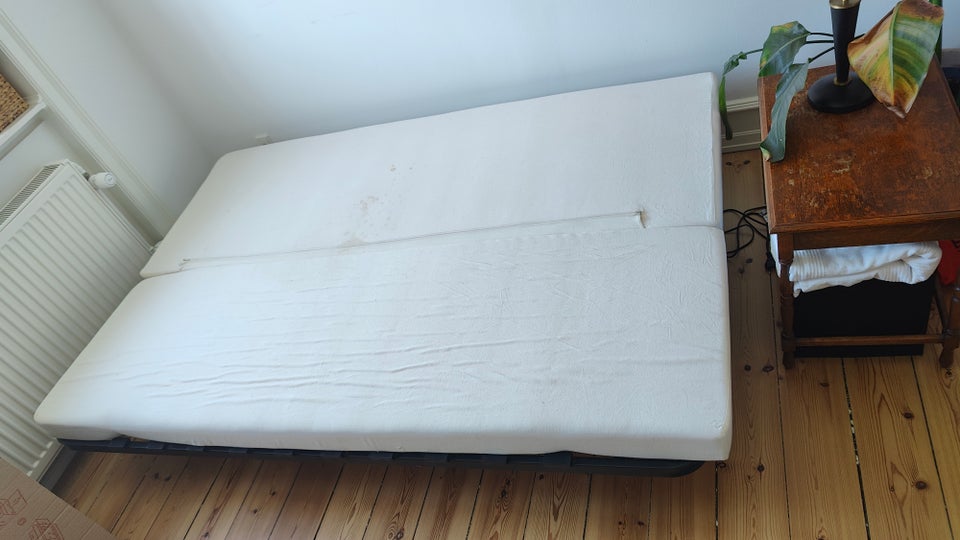 Futon, b: 120 l: 190