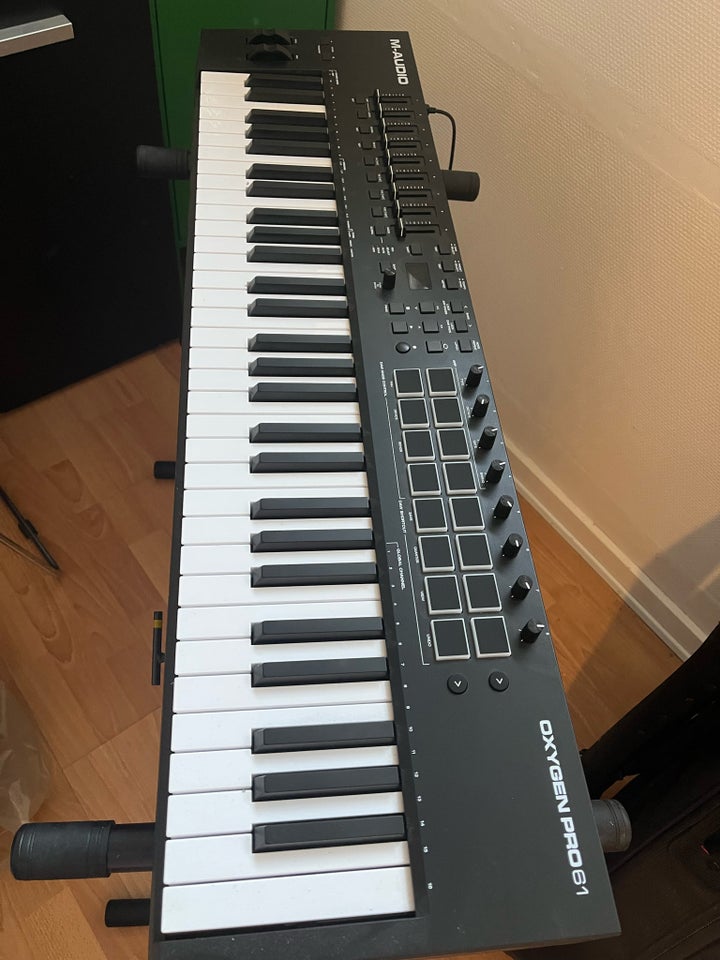 Midi keyboard, M-Audio oxygen pro