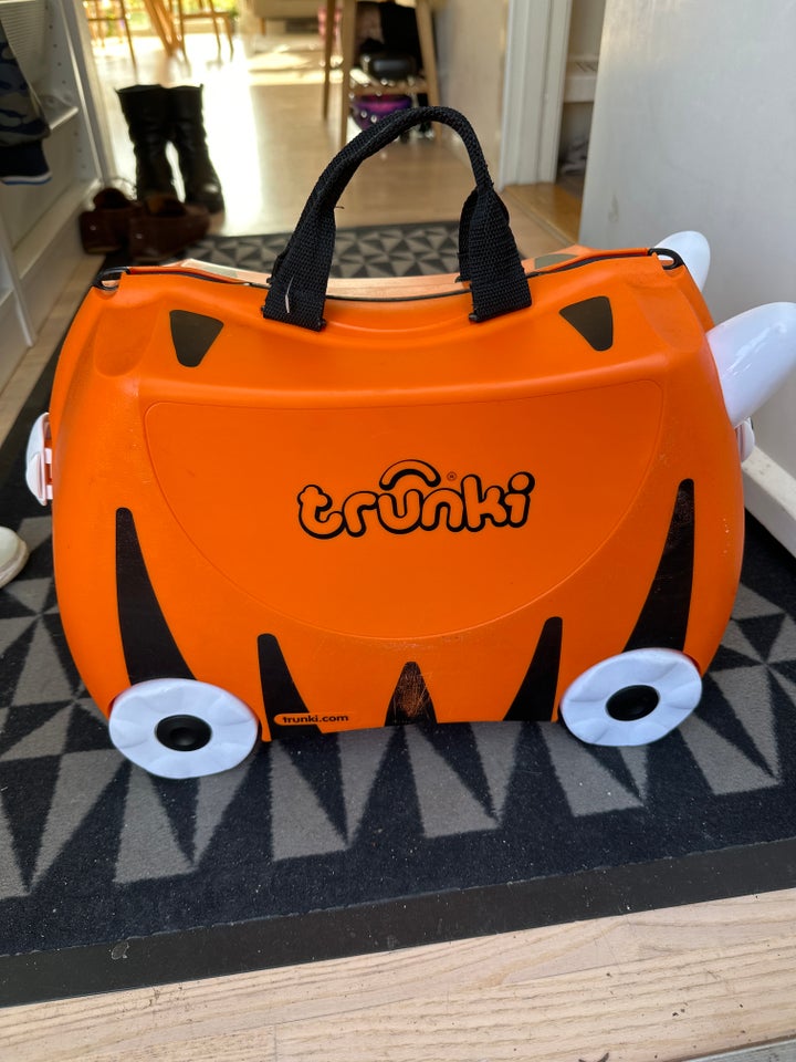 Børnekuffert, Trunki