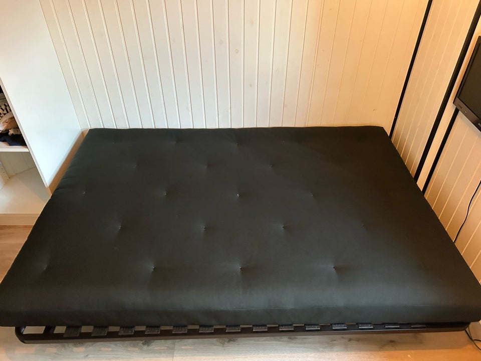 Sovesofa, Futon, b: 140 l: 200 h: 40