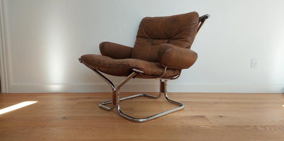 Relling, Wing Chair by Harald