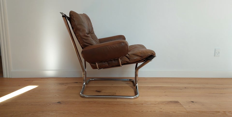 Relling, Wing Chair by Harald