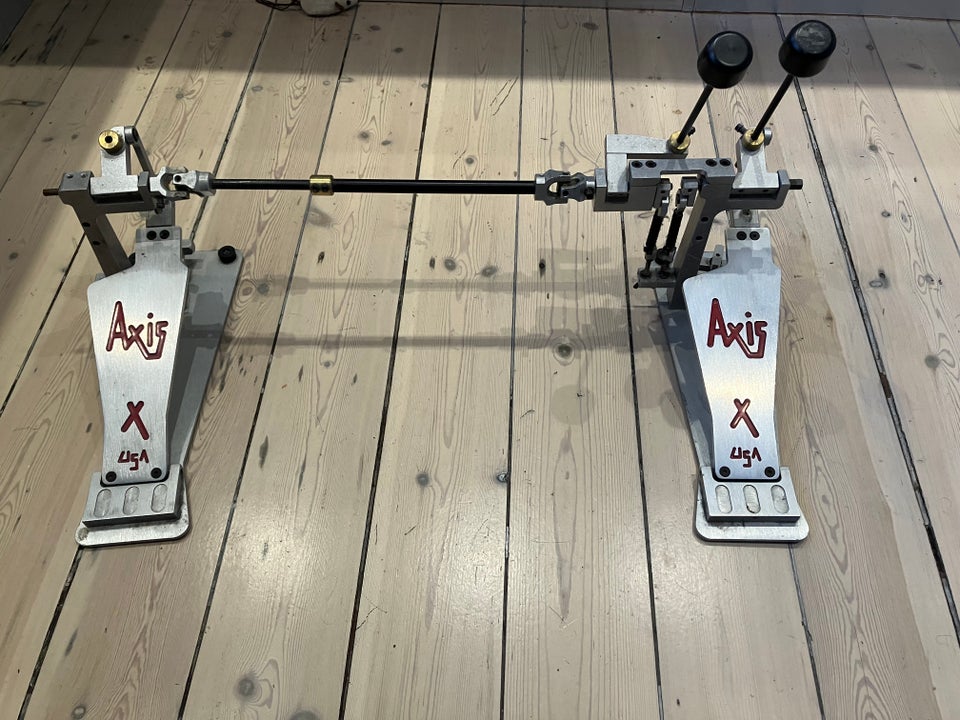 Dobbeltpedal, Axis Shortboard