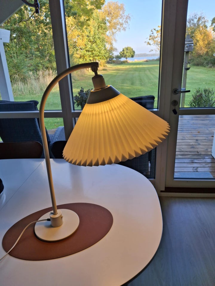 Arkitektlampe, Le Klint nr.366