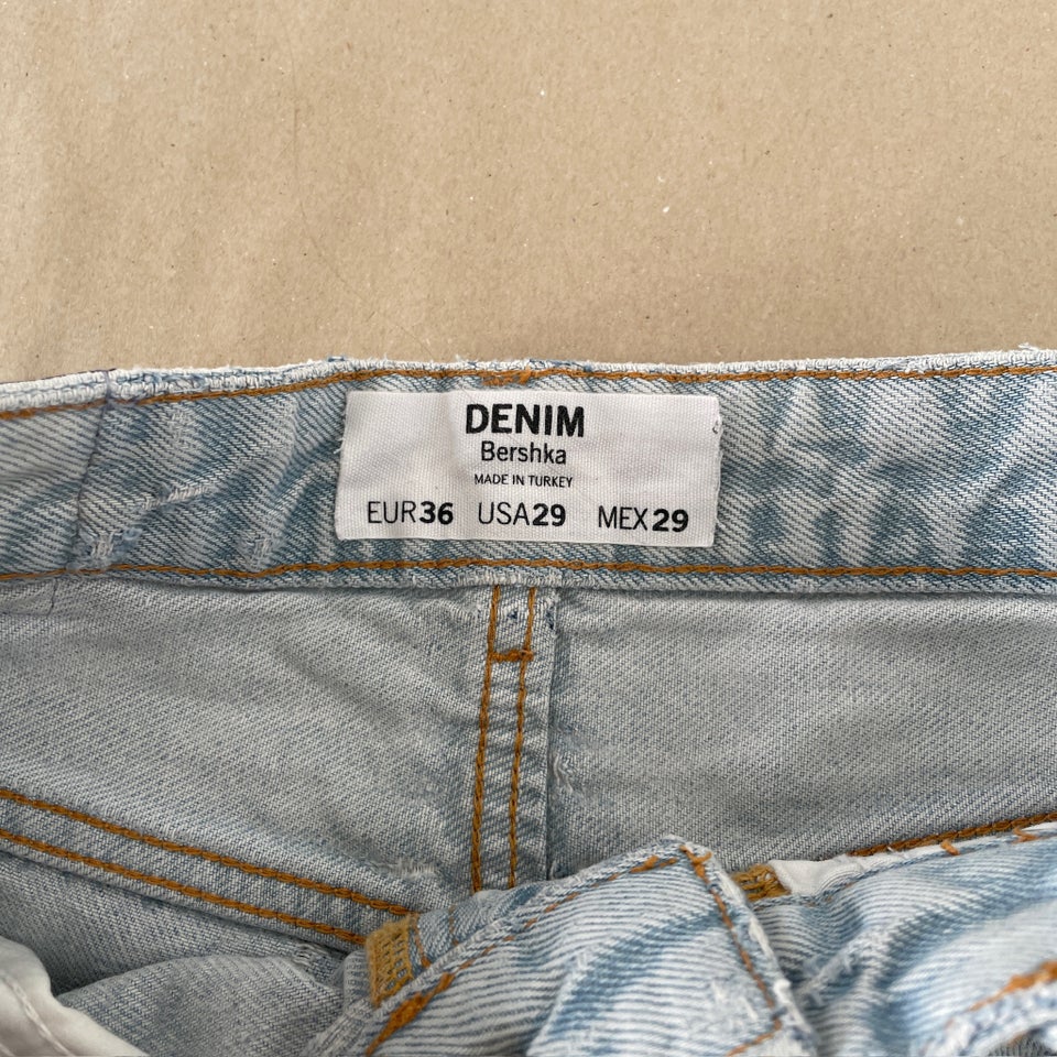 Jeans Bershka  str 29