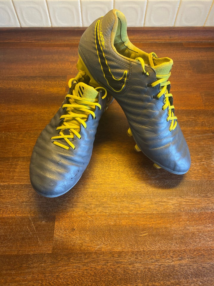 Fodboldsko, Tiempo Legend 7 Elite