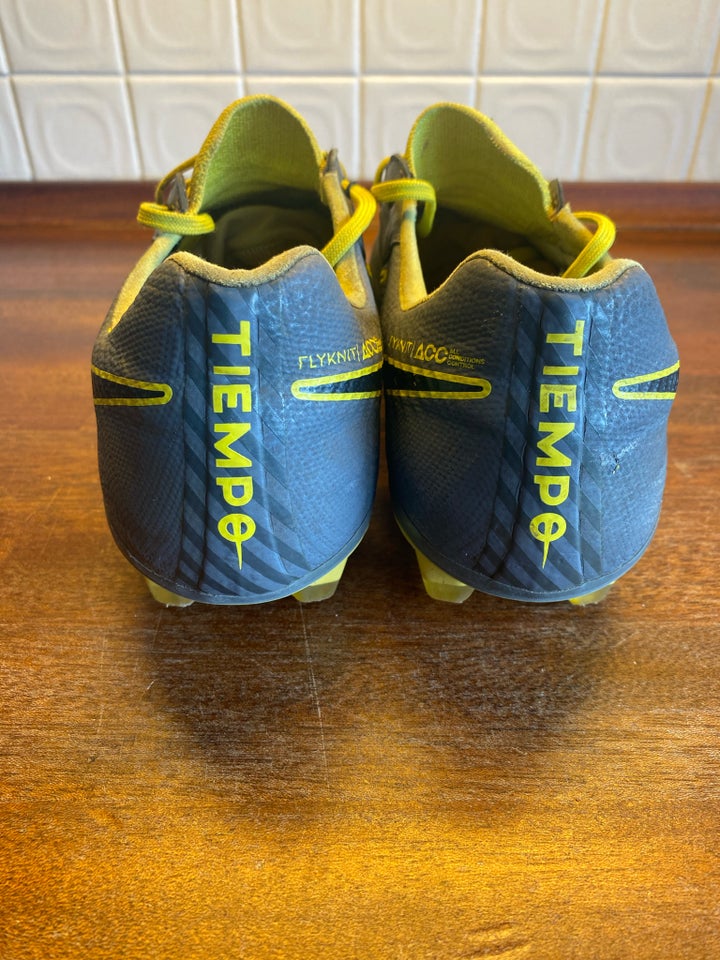 Fodboldsko, Tiempo Legend 7 Elite