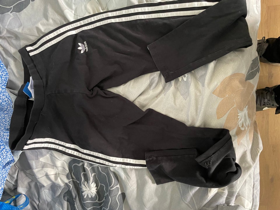 Andet Pige str 36 Adidas