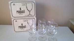 Glas vinglas Napoli