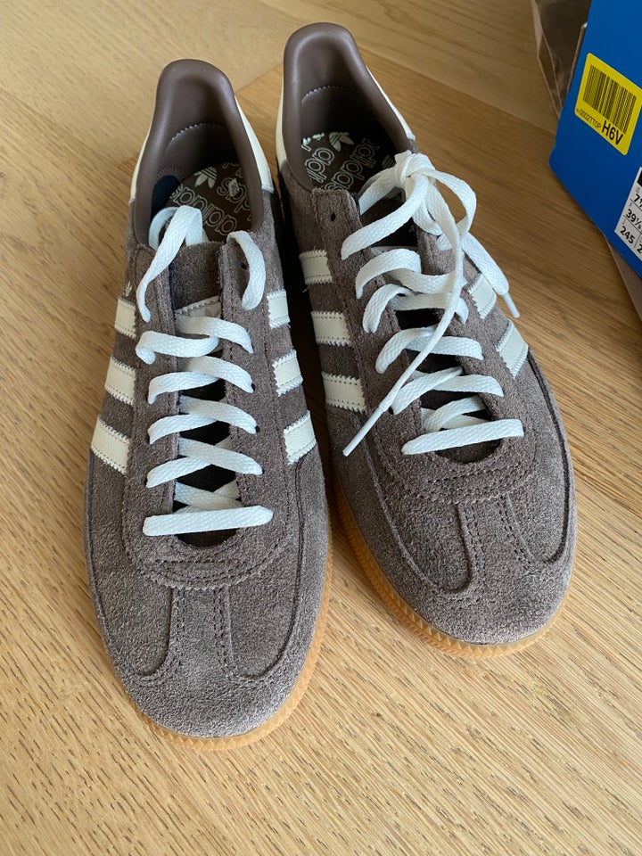 Sneakers, str. 39,5, Adidas