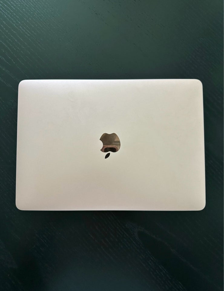 MacBook, 8 GB ram, 512 GB harddisk