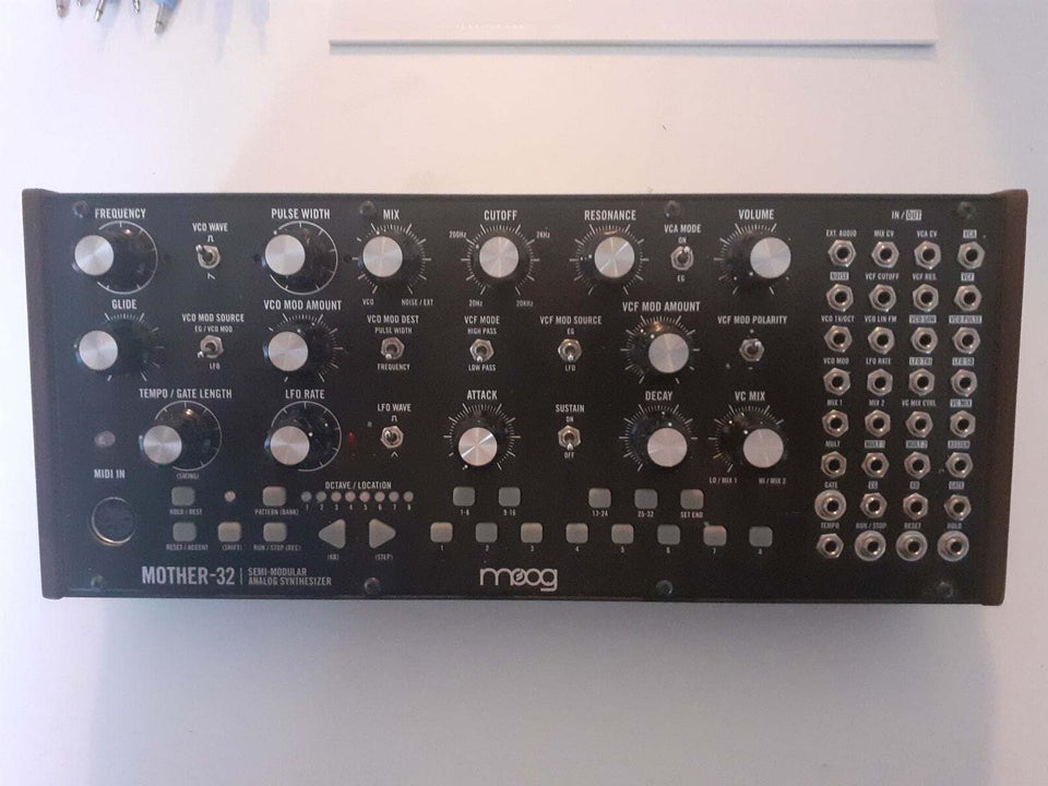 Synthesizer, Moog Mother 32