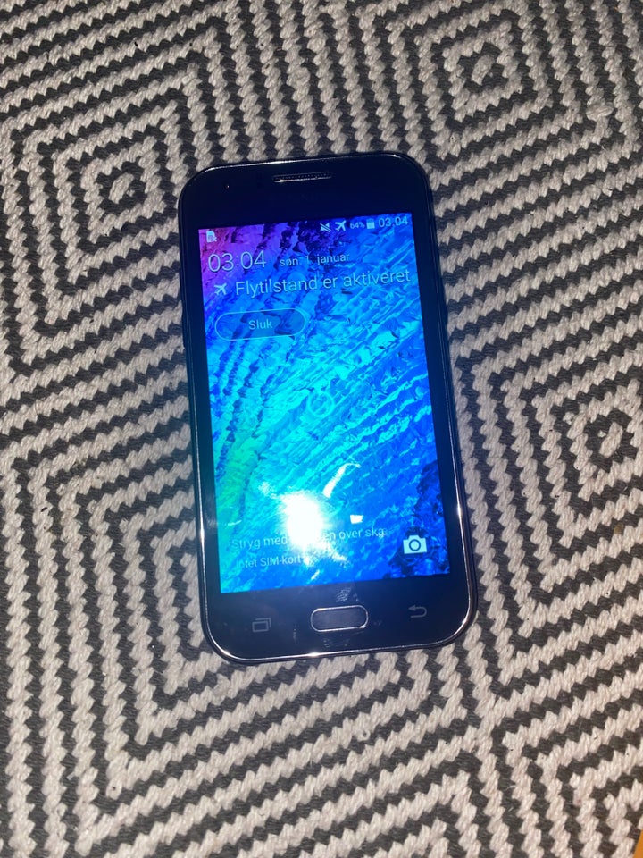 Samsung Galaxy J1, 4 GB , God