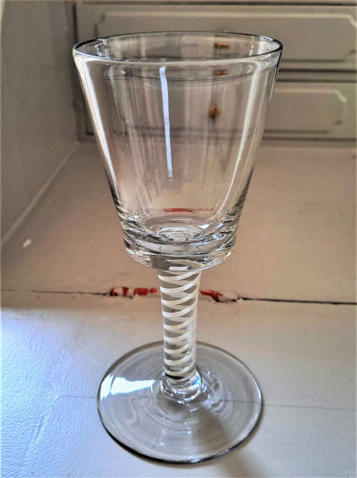 Glas, Smukt antik vinglas