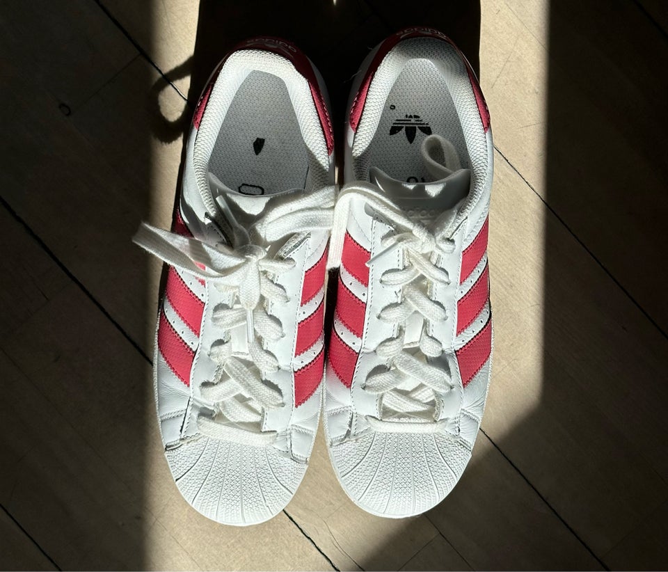 Sneakers str 385 Adidas