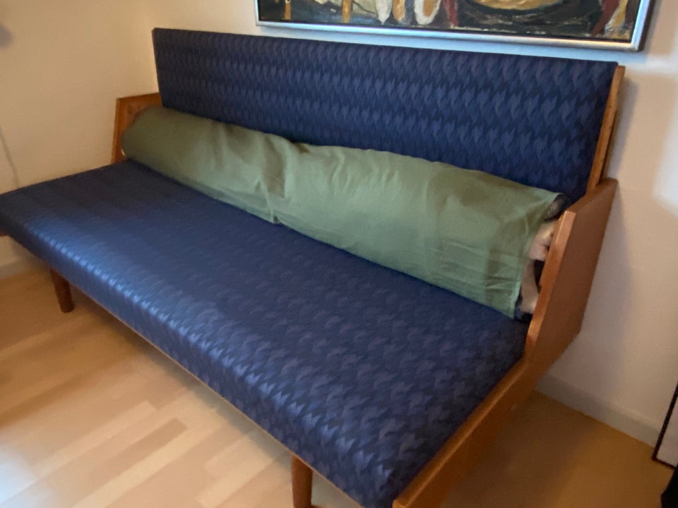 Sovesofa, Wegner, b: 86 l: 196 h: 76