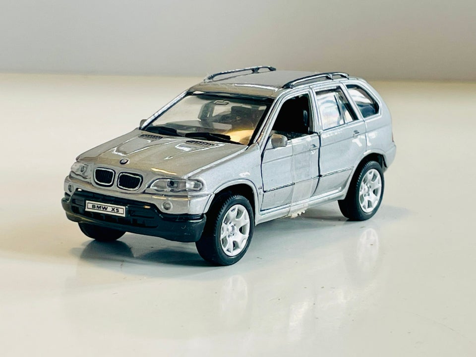 Modelbil, Welly BMW X5, skala 1:36