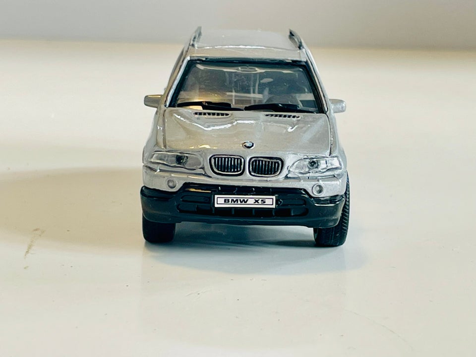 Modelbil, Welly BMW X5, skala 1:36