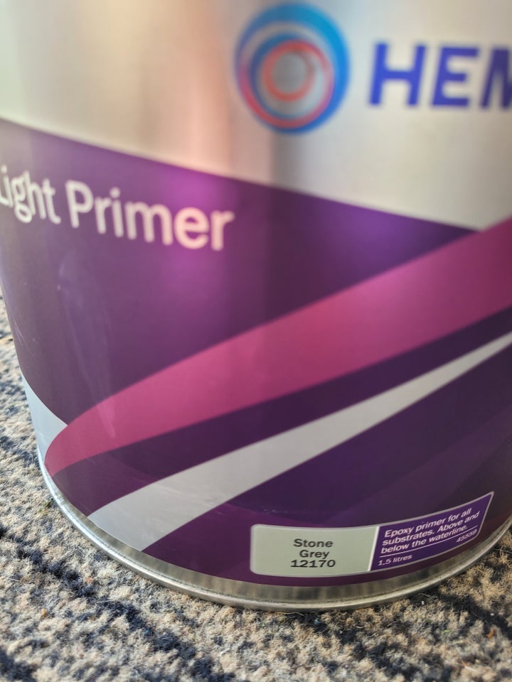 Hempel Light Primer 'Stone