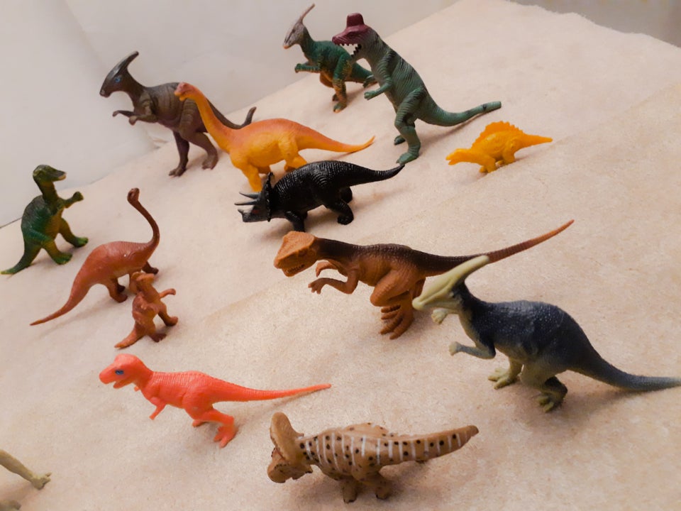 Figurer, 17 Dinosaurer