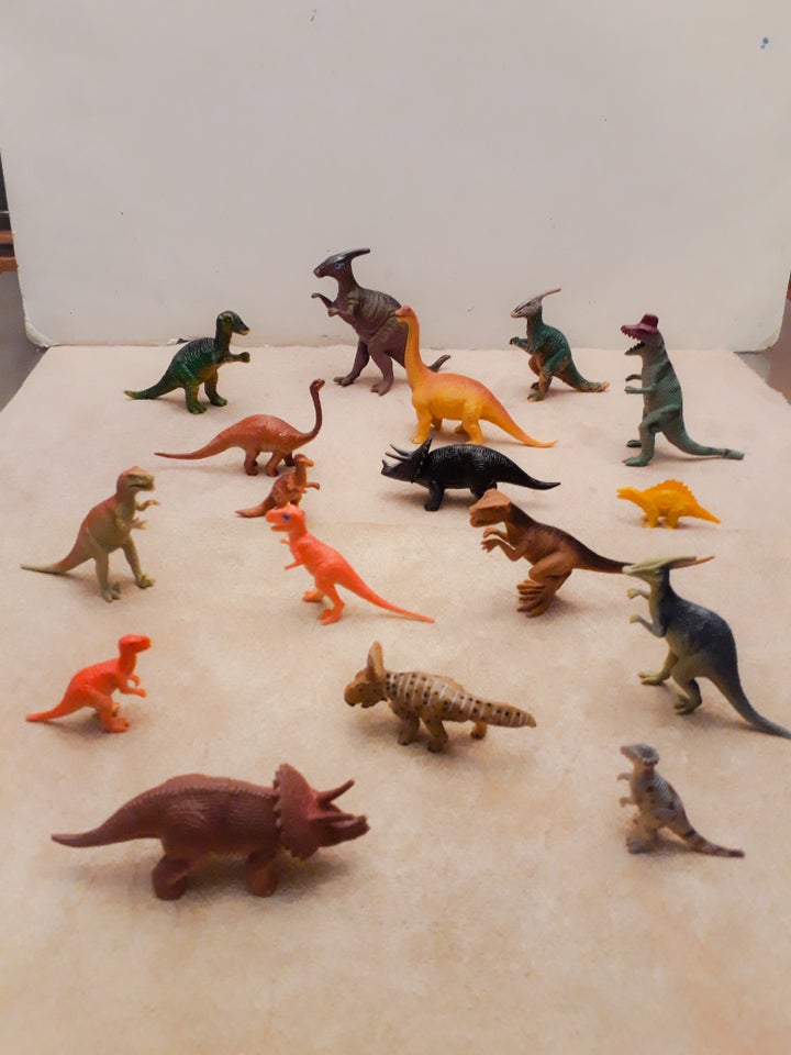 Figurer, 17 Dinosaurer