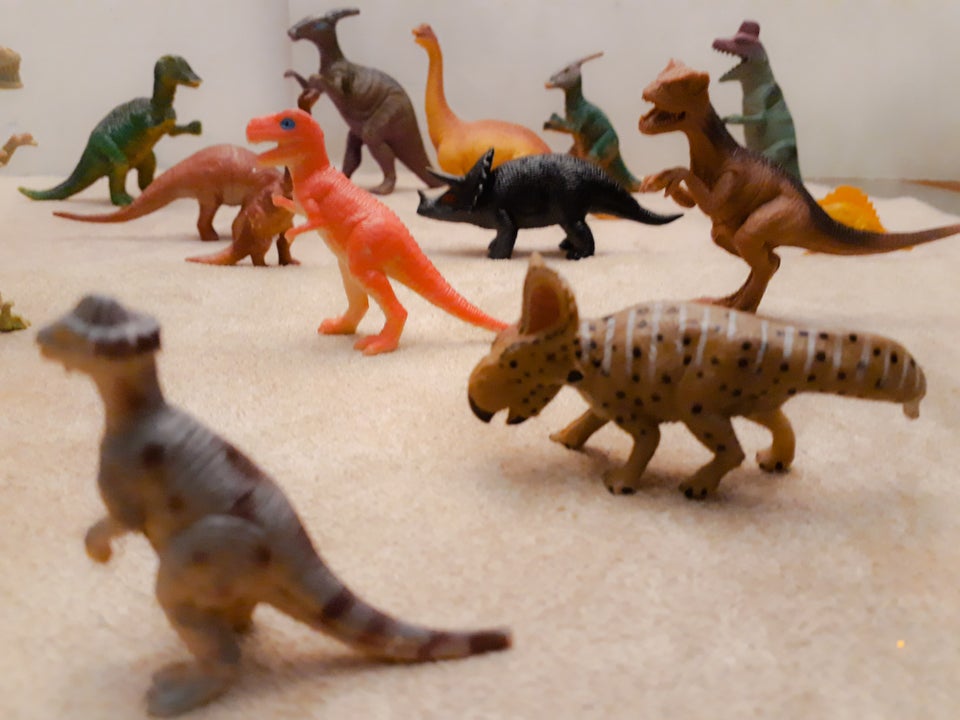 Figurer, 17 Dinosaurer