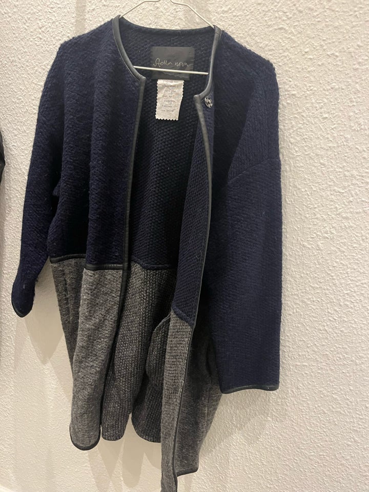 Cardigan, Stella Nova, str. 38