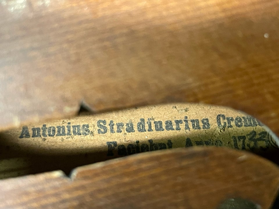 Violin, Stradivarius