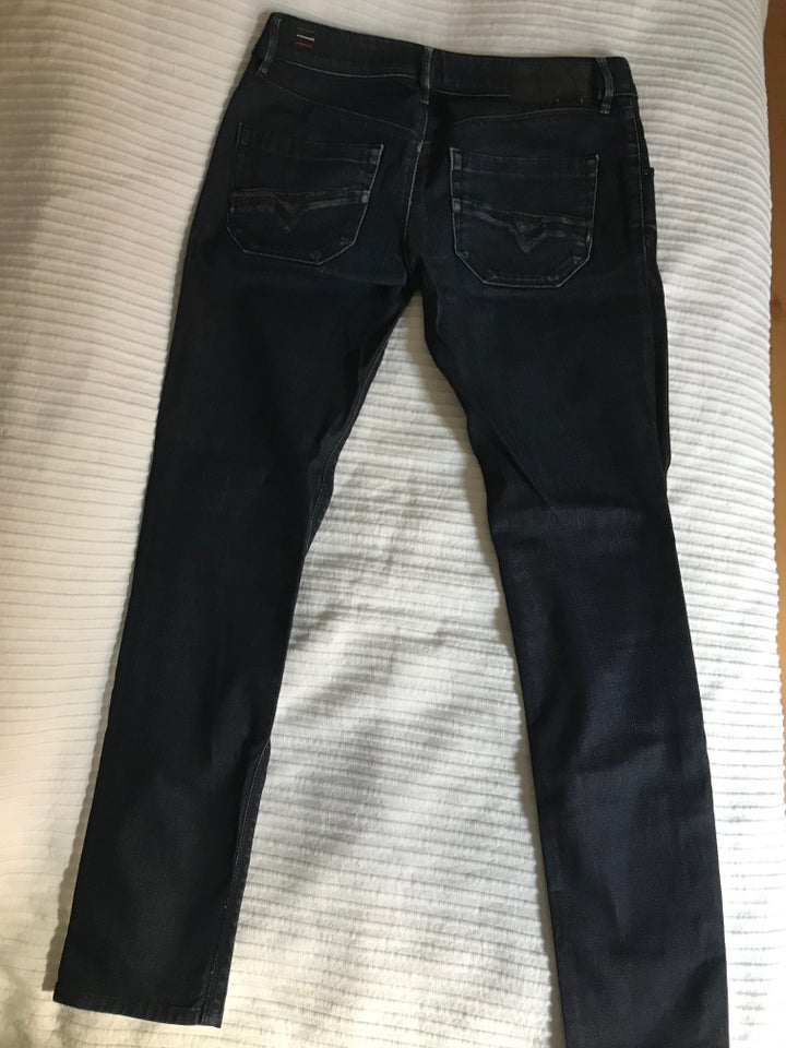 Jeans, Diesel, str. 28