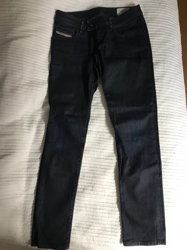 Jeans, Diesel, str. 28