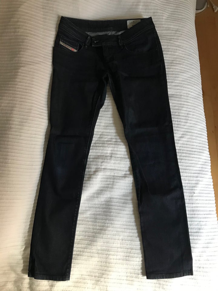 Jeans, Diesel, str. 28