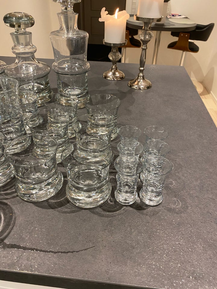 Glas, 3 karafler 6 rød el hvidvin 6