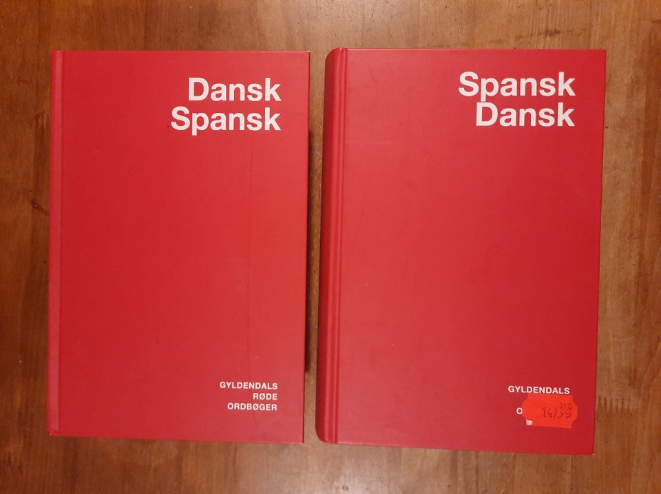 Dansk-Spansk / Spansk-Dansk, Pia