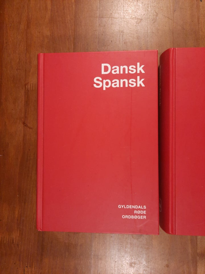 Dansk-Spansk / Spansk-Dansk, Pia